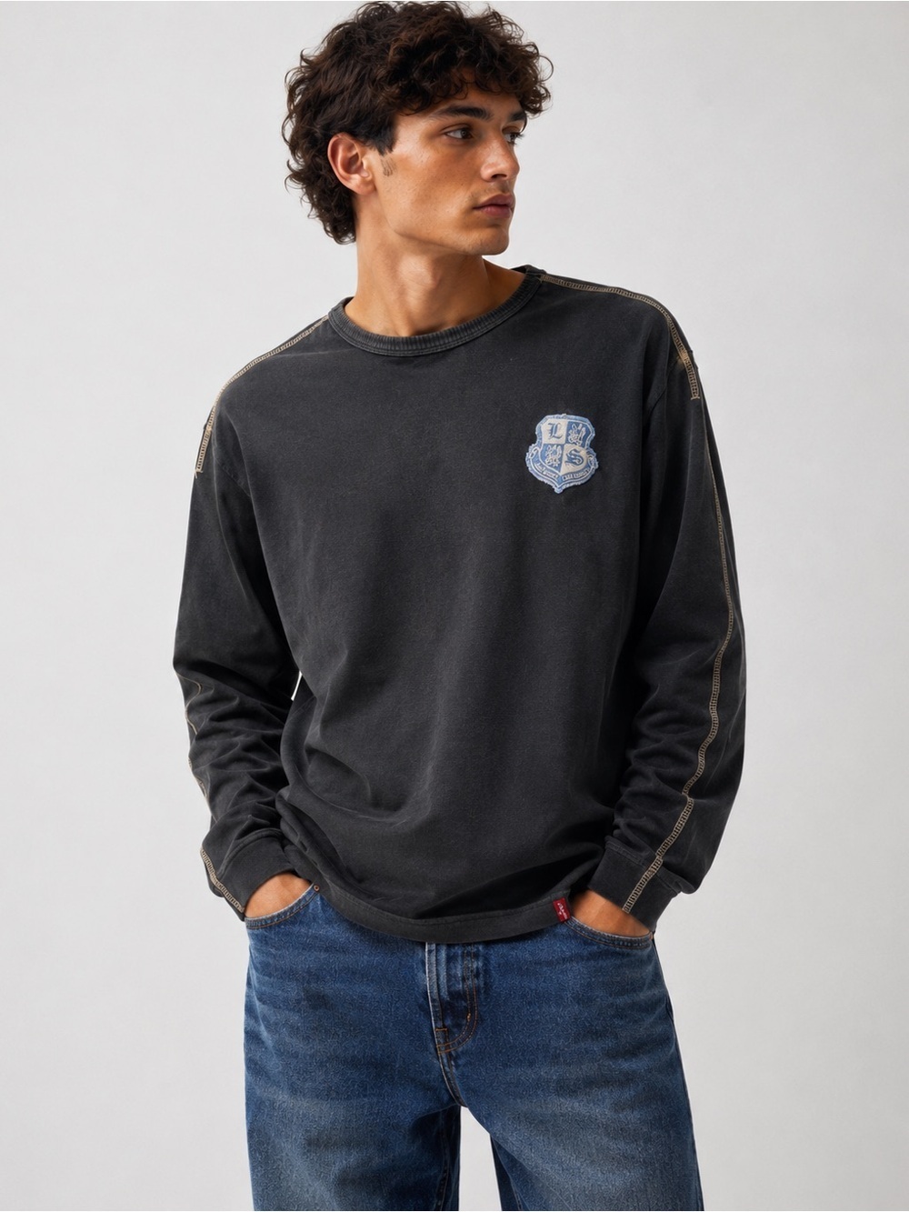 Levi’s Red Tab Men’s Black Long Sleeve Graphic Sweatshirt - Size M